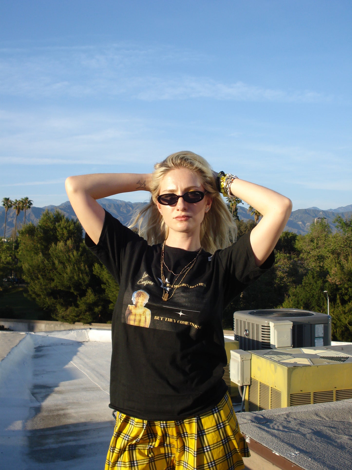 100 MILLION BITCHES | Short Sleeve T-Shirt